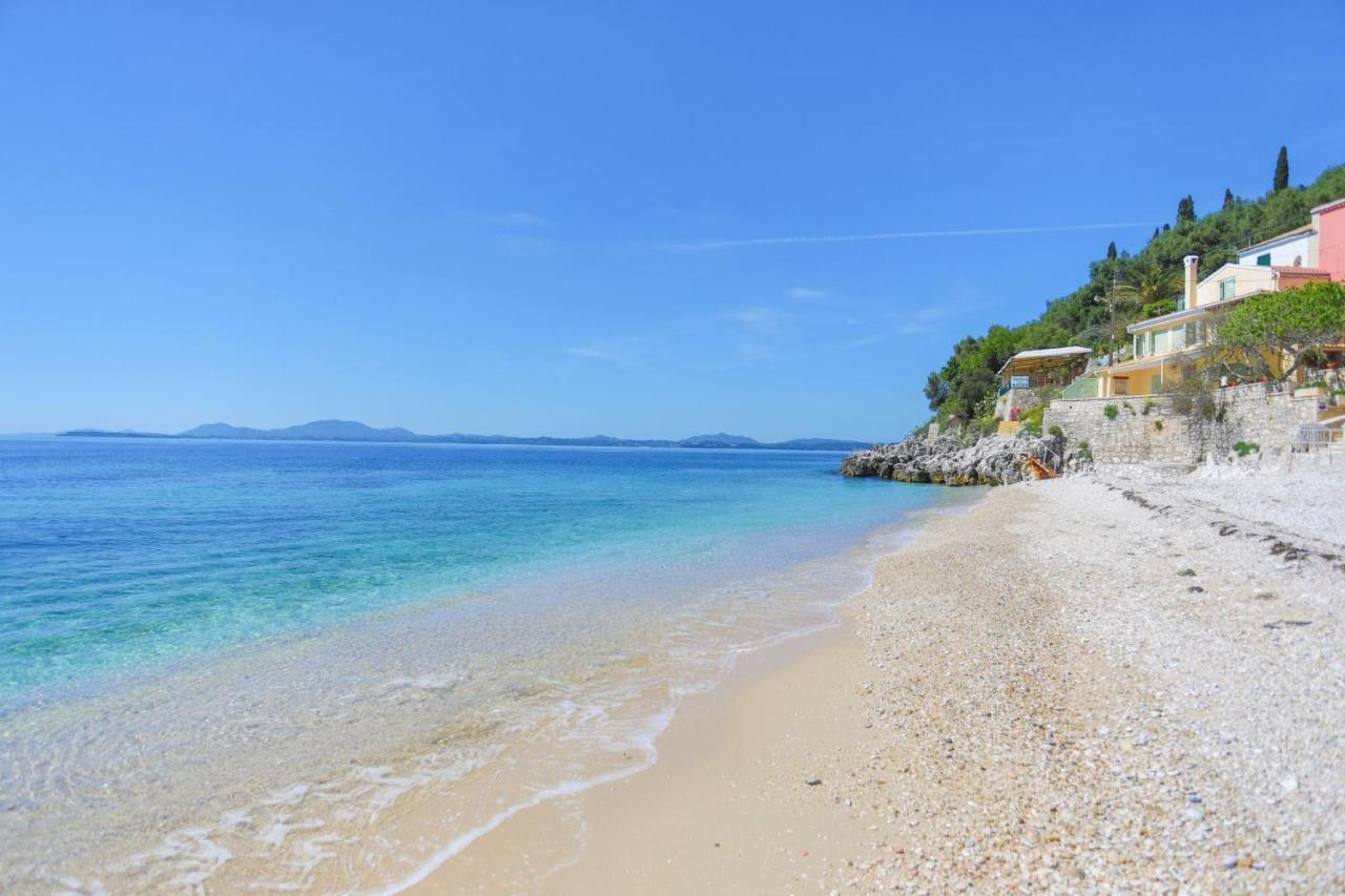 Kaminaki Beachfront Apartments Ниссаки Экстерьер фото