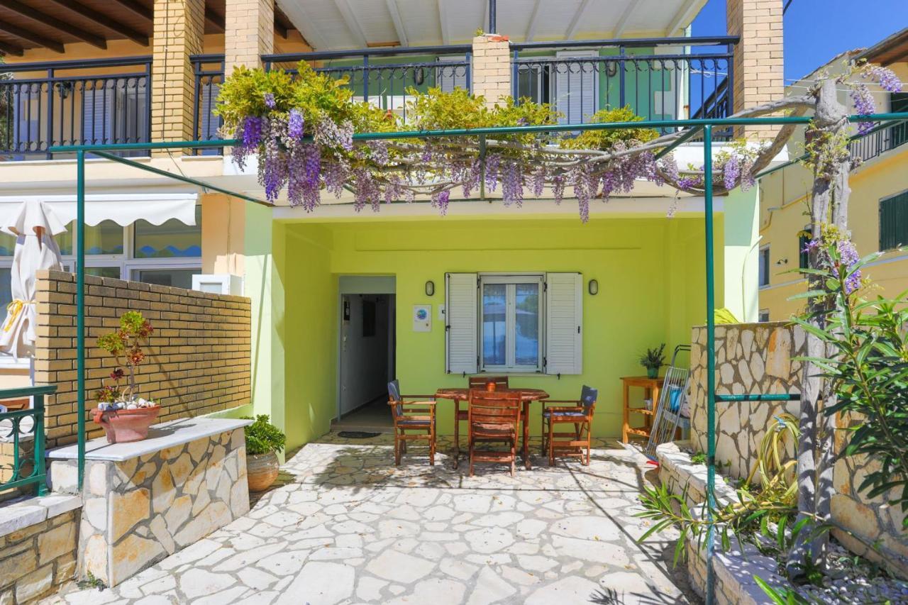 Kaminaki Beachfront Apartments Ниссаки Экстерьер фото