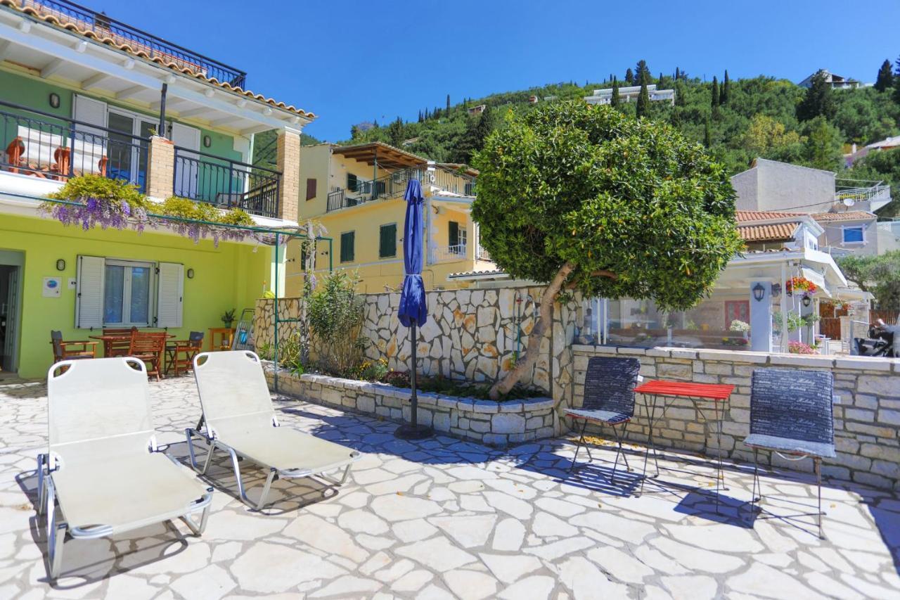 Kaminaki Beachfront Apartments Ниссаки Экстерьер фото