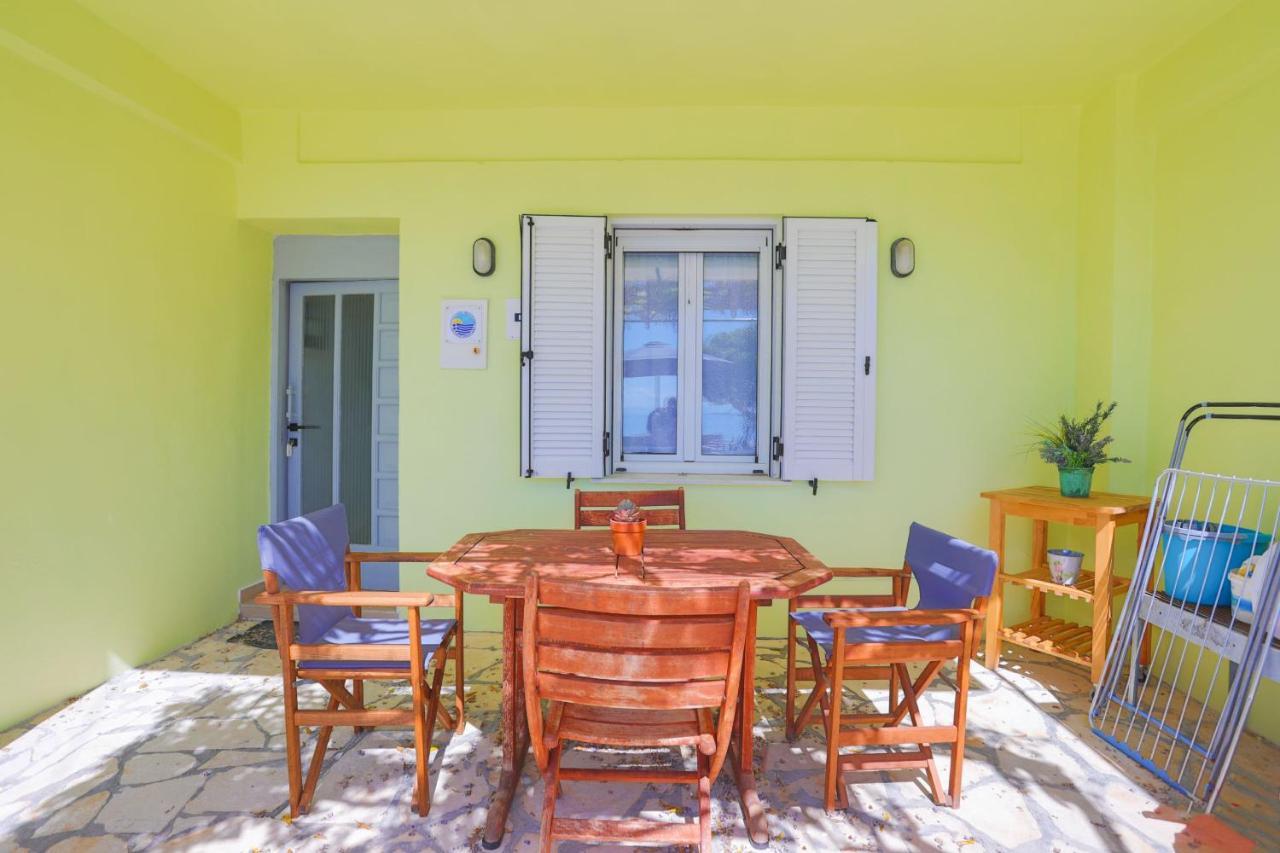 Kaminaki Beachfront Apartments Ниссаки Экстерьер фото