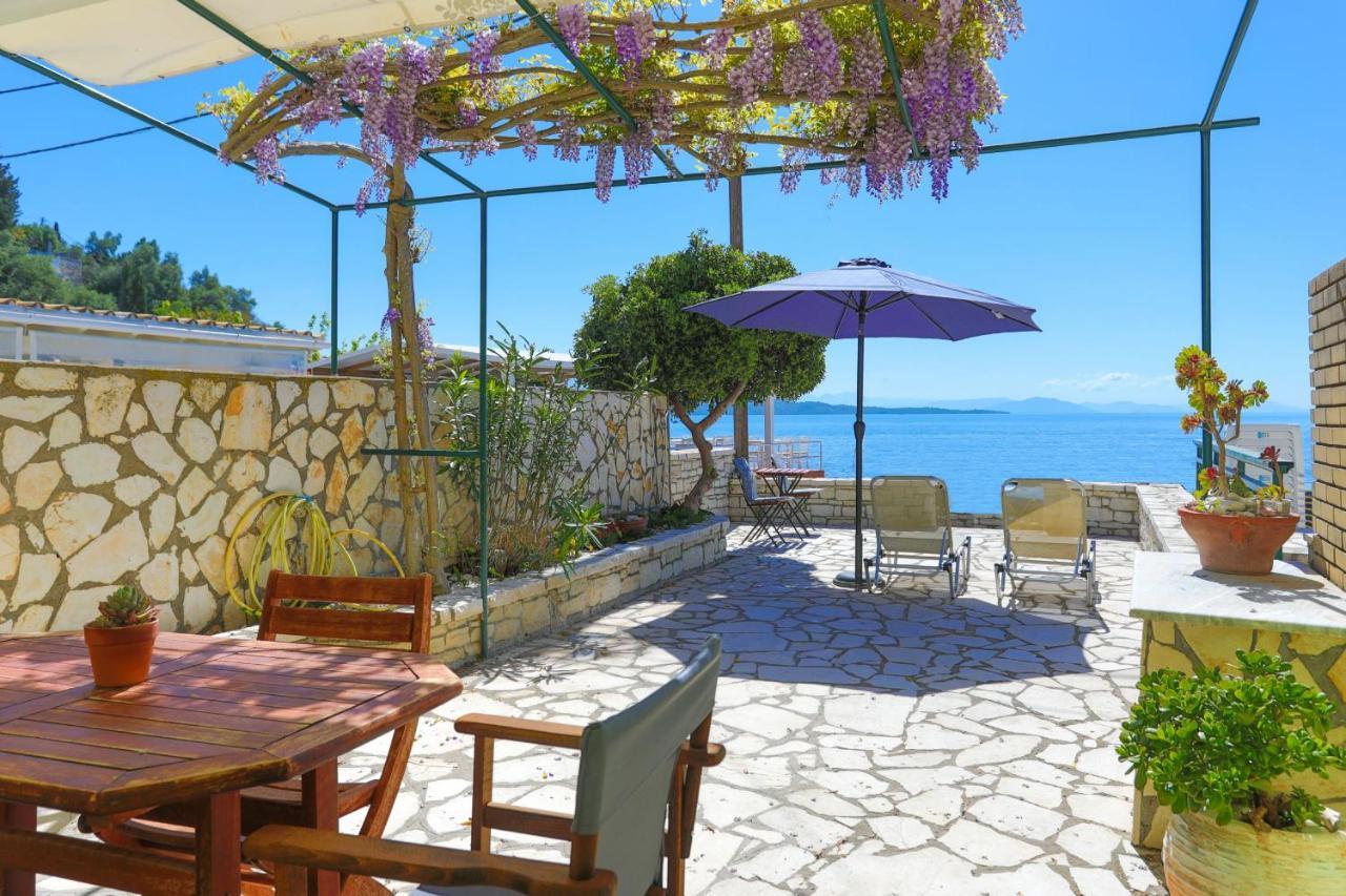 Kaminaki Beachfront Apartments Ниссаки Экстерьер фото