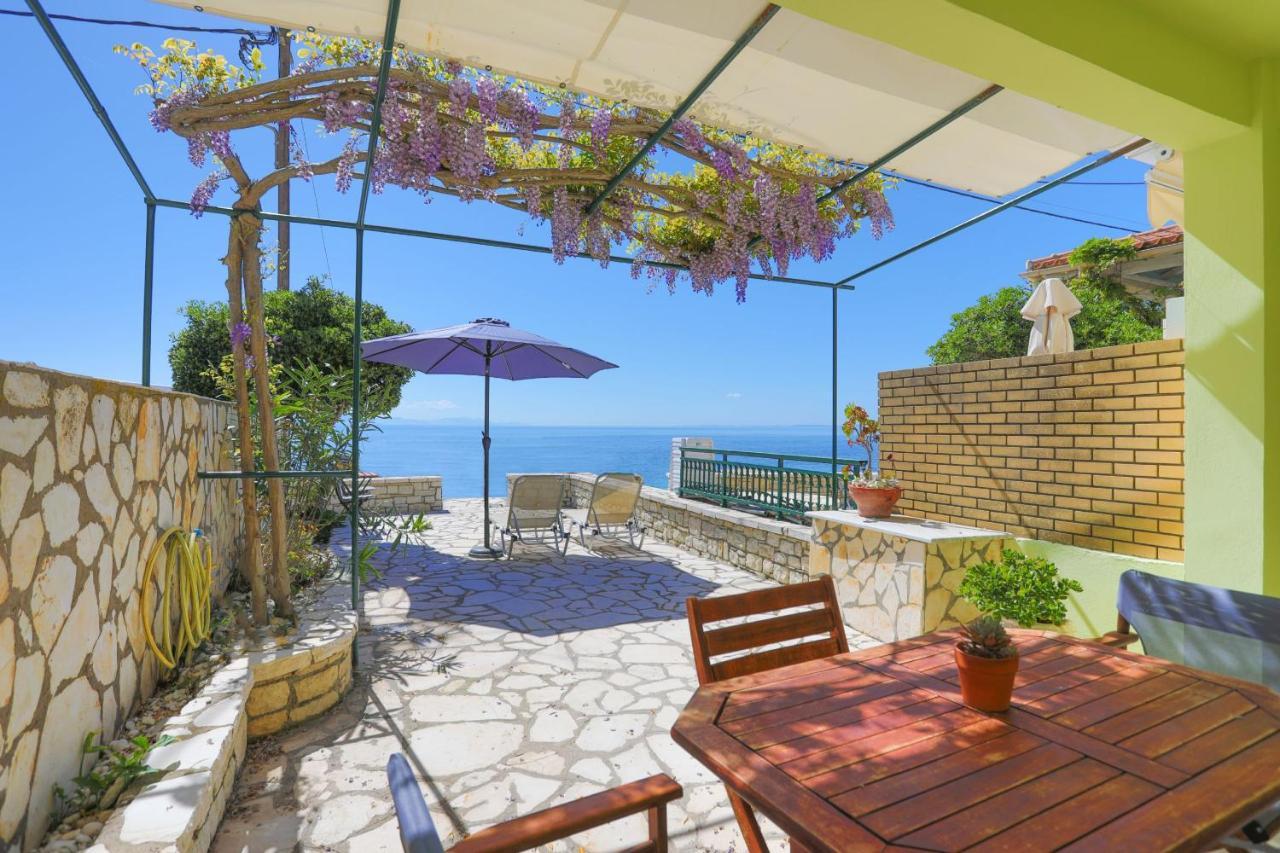 Kaminaki Beachfront Apartments Ниссаки Экстерьер фото