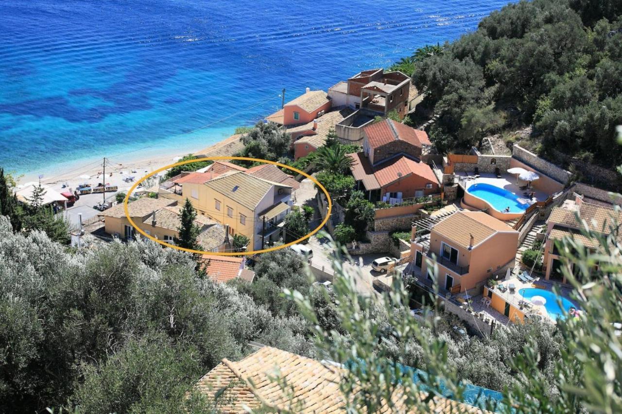 Kaminaki Beachfront Apartments Ниссаки Экстерьер фото